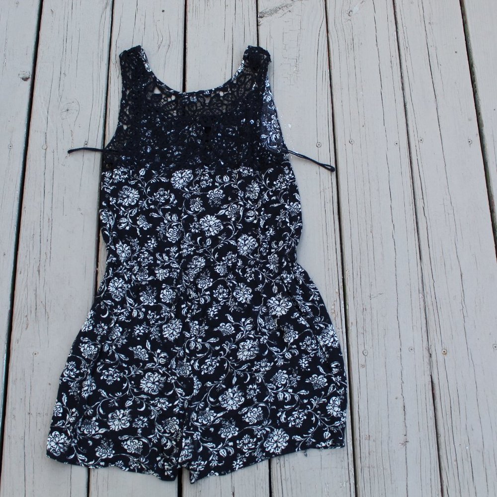 CAPE JUBY Black White Floral Tank Romper M - Picture 3 of 5